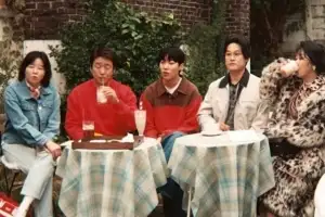 thumbnail - ‘응팔’ 10주년, 류준열 안 보인다 했더니…“여기 있네”