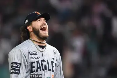 thumbnail - KBO 씹어먹은 폰세 계약 최고 600억원 육박