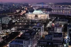 thumbnail - 그날 밤, 시민이 지켜낸 ‘희망의 빛’