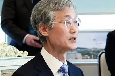 thumbnail - 조희대, 李 면전서 작심 발언… “사법 개혁, 공론화 거쳐 신중히 해야”