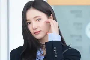 thumbnail - 신세경, 귀엽게 볼하트