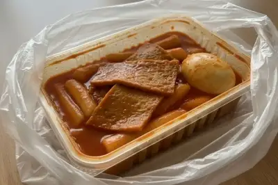 thumbnail - “떡이 너무 쫀득거려 못 먹겠다” 환불 요구한 손님…분통 터진 자영업자
