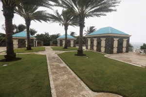 美하원 의원들, 엡스타인 ‘미성년자 성매매 섬’ 사진 공개