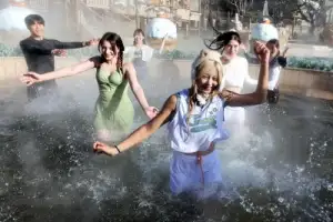 thumbnail - ‘한파에 야외 온천욕 즐겨요’