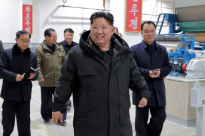 thumbnail - “거대한 혁명” 김정은, 지방공업공장 시찰