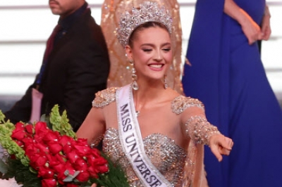 thumbnail - 미스 베네수엘라의 빛나는 미소