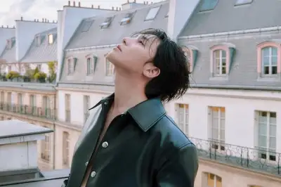 thumbnail - 박서준, 역시 ‘남친짤의 정석’…분위기 압도한 화보