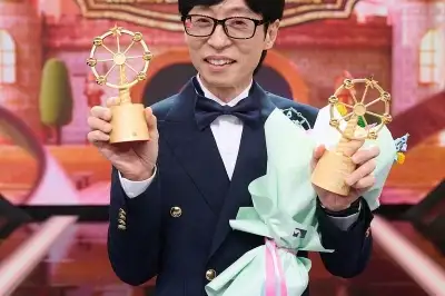 thumbnail - “유재석, 말없이 먼저 진흙탕 뛰어드는 사람” 김동완 응원 메시지