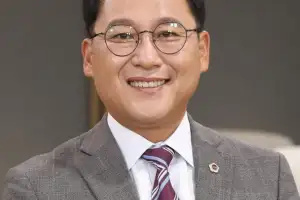 thumbnail - 안광률 경기도의원, 학생 휴대전화 사용 조례안 대표발의