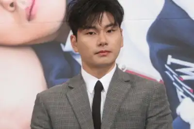 thumbnail - “여러 명이 XX해줄게”…이이경 폭로女, 카톡 대화 인증