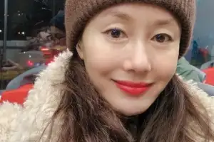 thumbnail - 배우 김지수, 한국 떠났다 “작품은 커녕…후회 깊어져”