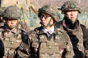 thumbnail - ‘군사대비태세 점검’ 김민석 총리