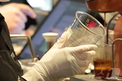 thumbnail - ‘아아’ 3잔 마신 알바생 ‘횡령’ 송치…노동부 장관 “청년 알바생 안타까워”