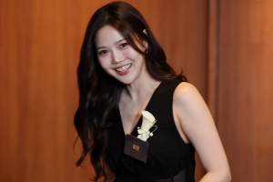 드레스업 ‘오마이걸 효정’