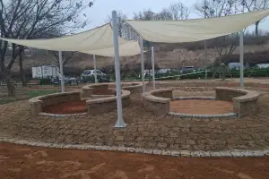 thumbnail - 이새날 서울시의원 “잠원한강공원에 ‘맨발 황토길’ 조성...시민 힐링공간 탄생”