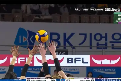 thumbnail - 노터치→터치 아웃 ‘뒤집기’… 뒤집어진 배구판