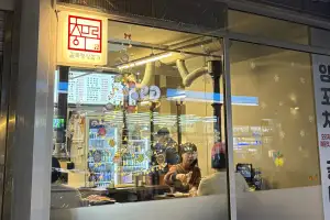 thumbnail - 중구 골목형상점가 ‘이순신1545’로 새 단장