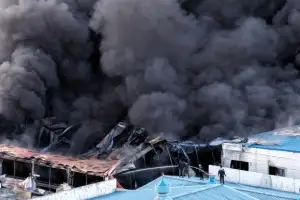 thumbnail - ‘치솟는 검은 연기’ 창원 국가산단 화재