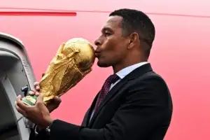 thumbnail - 4년 만에 한국팬 만나는 월드컵 트로피