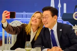 thumbnail - “스마일~” 한·이탈리아 정상 기념촬영