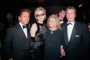 thumbnail - ‘드레스 거장’ 伊 패션 디자이너 발렌티노 별세