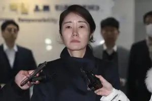 thumbnail - ‘1억 공천헌금 의혹’ 강선우, 21시간 조사 마쳐