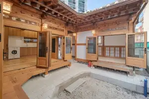 thumbnail - 서울 ‘공공한옥’ 7가구 모집에 2093명 몰려