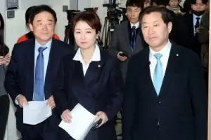 thumbnail - ‘합당 반발 기자회견’ 민주당 최고위원들