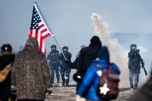 thumbnail - “5초 사이 최소 10발”… 美 ICE 총격에 또 시민 사망