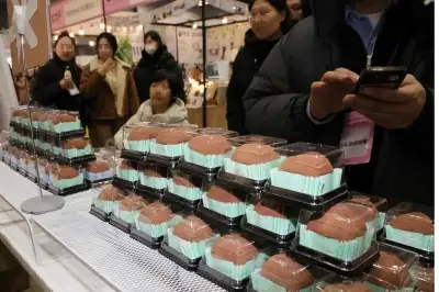 thumbnail - “디저트 사먹기 쉽지 않네”…디저트플레이션·두쫀쿠플레이션 덮친 韓