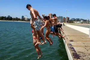 thumbnail - ‘폭염에 풍덩’ 호주 젊은이들