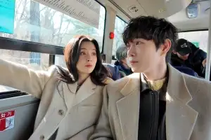 thumbnail - “♥이광수 질투하겠네”…이선빈, ‘훈남 배우’와 친분 과시