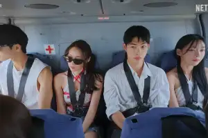 thumbnail - “두 명의 남자와 함께” SNS 난리…‘국내 정상’ 찍고 글로벌 2위 오른 ‘한국 예능’