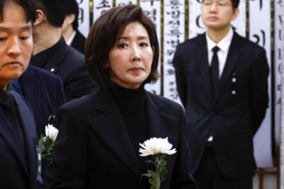 thumbnail - 나경원 의원, 이해찬 전 총리 빈소 조문