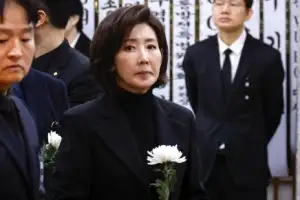 thumbnail - 나경원 의원, 이해찬 전 총리 빈소 조문