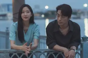 thumbnail - ‘만약에 우리’ 흥행에…23년 만에 역주행한 노래