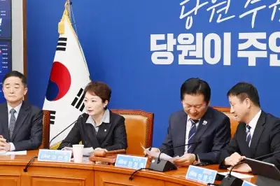 thumbnail - 與합당 파열음 증폭…정청래 “전 당원 설문” 친명“대권놀음”