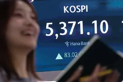 thumbnail - 반도체에 韓증시 ‘폭등’…코스피 또 최고치, 삼전 시총 1000조 돌파