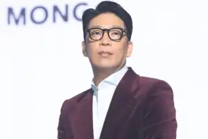 thumbnail - MC몽, 아파트 CCTV 영상 파문…‘성매매 의혹’ 확산