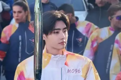 thumbnail - ‘피겨선수 출신’ 엔하이픈 성훈, 밀라노 올림픽 성화 봉송 현장