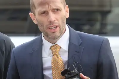 thumbnail - 쿠팡 로저스 대표, 두번째 경찰 출석…“국정원 지시” 위증 혐의 조사