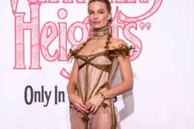 thumbnail - 런던 빛낸 ‘폭풍의 언덕’ 시사회 스타들