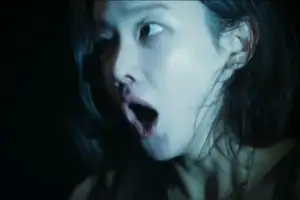 thumbnail - ‘연기 괴물’ 여배우 고군분투했지만…관객 14만 그친 ‘비운의 화제작’, 안방 재도전