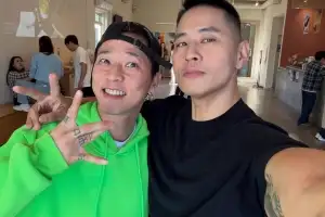 thumbnail - 팝핀현준, 유승준과 함께 찍은 사진 공개…‘변치 않은 친분’