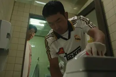 thumbnail - ‘공개 열애’ 하정우, 19년 만에 안방극장 복귀까지…다음 달 tvN에서 선보이는 ‘이 드