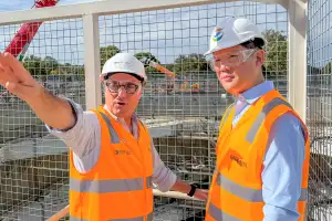 thumbnail - GS건설 호주로, HDC 중국으로… 해외 누비는 CEO들