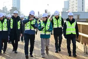 thumbnail - 최호정 서울시의회 의장, 국회대로 지하차도 건설 현장 찾아 지반침하 점검