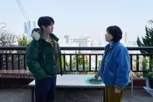 thumbnail - ‘기생충’ 주역 재회했는데…경쟁작에 밀려 개봉 첫날 3위 그친 ‘이 영화’