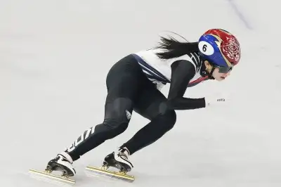 thumbnail - 동계올림픽 금메달리스트, 아이돌그룹 男연예인과 만남 포착