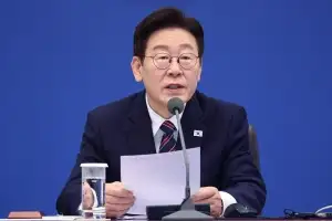 thumbnail - 李대통령·장동혁 설 연휴 후끈한 ‘다주택 설전’